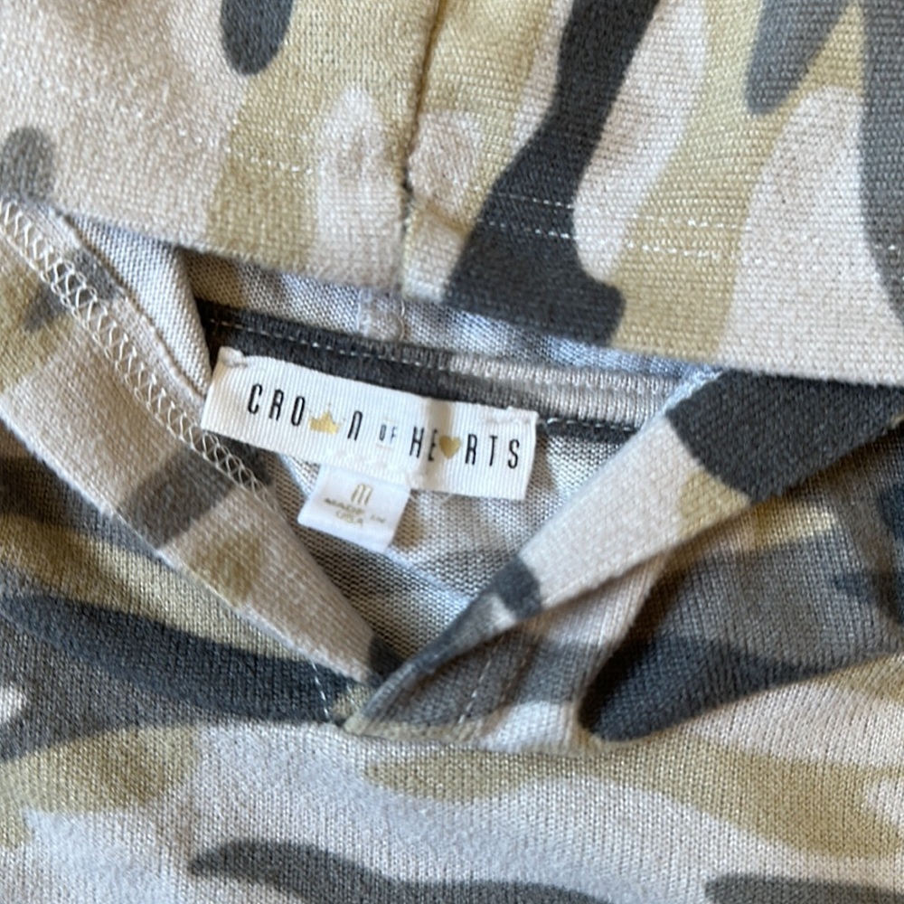 Girls Camo Hoodie - Picture 3 of 3